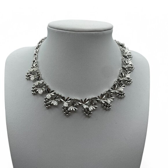 Vintage CORO Grapevine Silver Tone Necklace Grape Links Wine Lover Vinyard - Picture 5 of 8